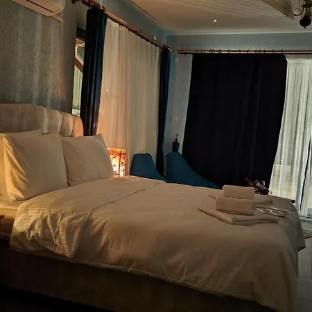 Stone House Boutique Hotel *