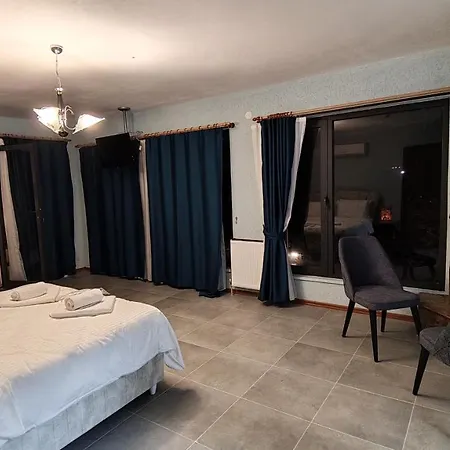 Stone House Boutique Hotel *