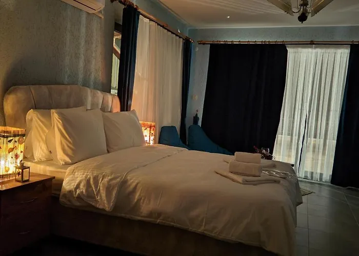 Stone House Boutique Hotel *