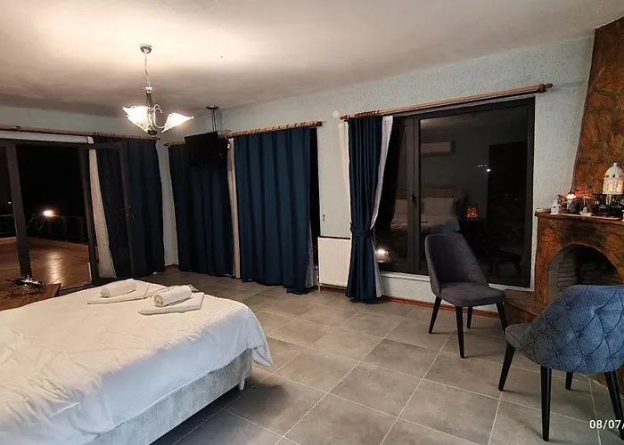 Stone House Boutique Hotel *