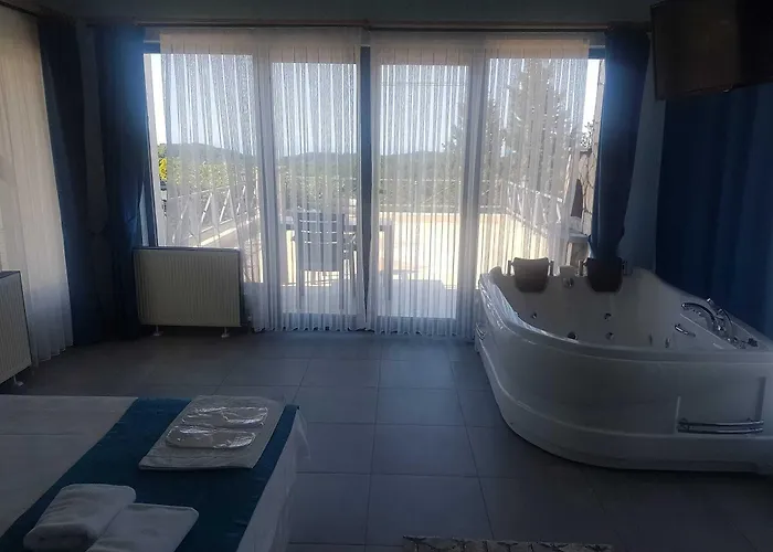 Stone House Boutique *