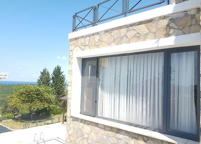 Stone House Boutique *